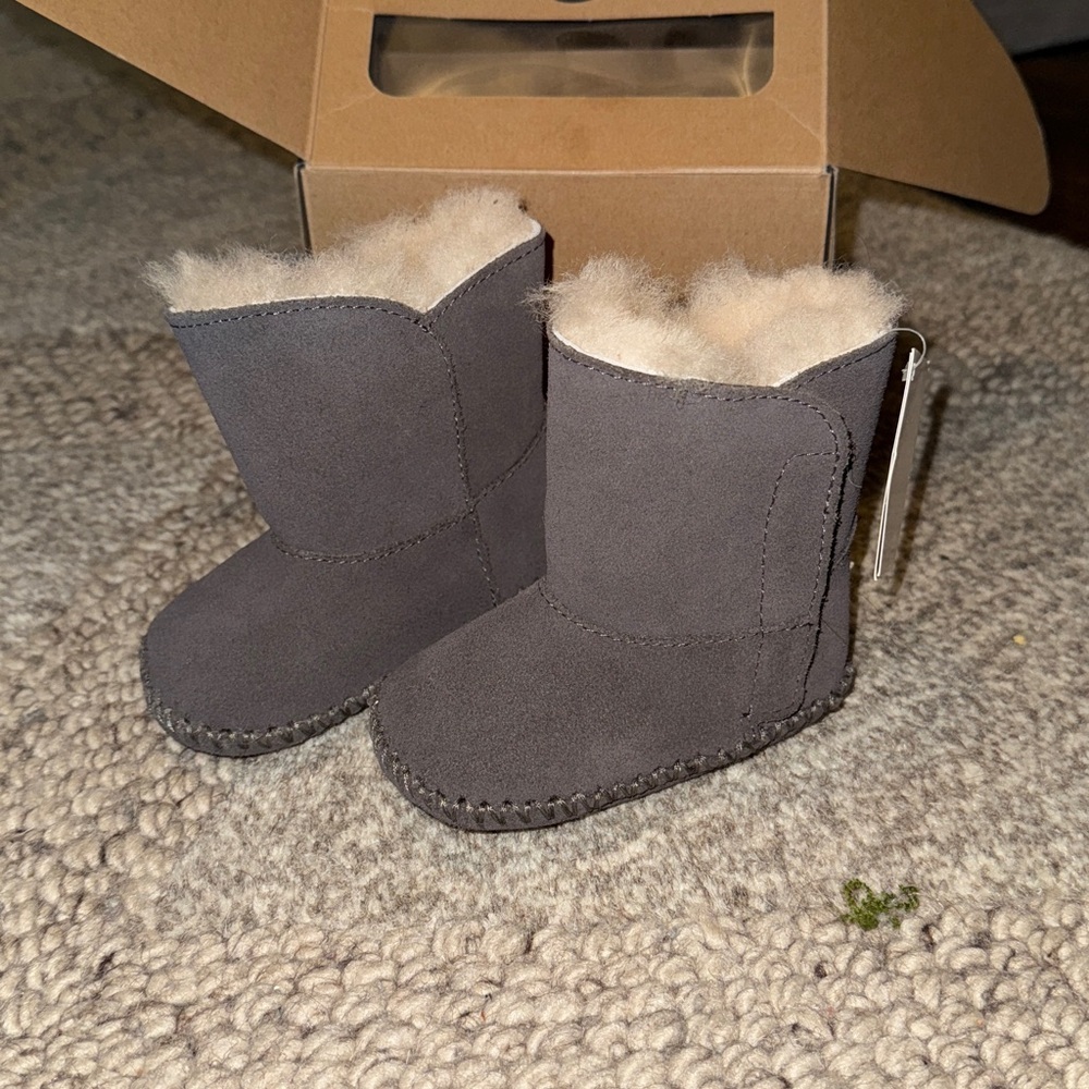 NWT Baby Grey UGG Caden Boot for 6-12mo - Picture 1 of 4